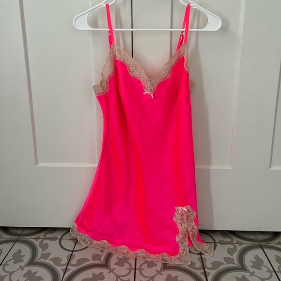 VS silk nightgown with matching bottoms - Picture 2 of 12
